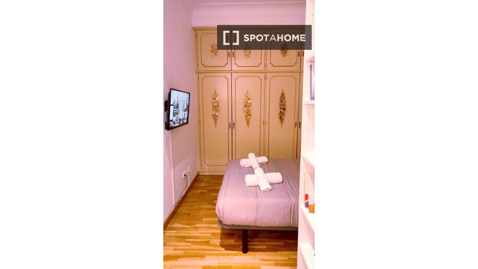 Double room Barcelona, 3 beds — photo 11