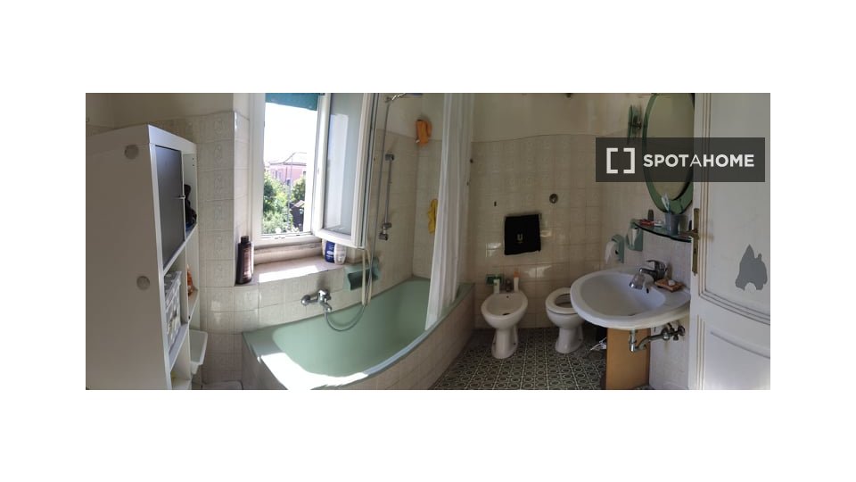 Double room Rome, 4 beds, 90m² — photo 11