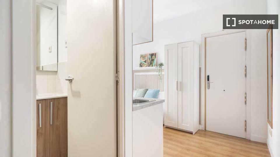 Double room Madrid, 8 beds — photo 48