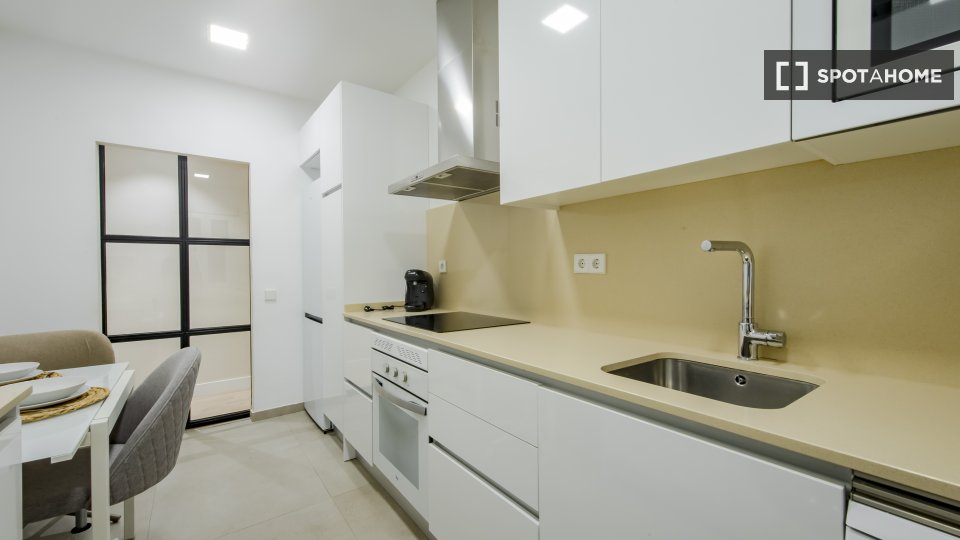 Double room Madrid, 8 beds — photo 4