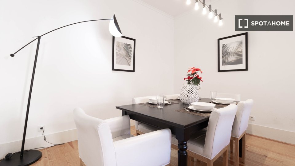 Apartment Lisbon, 2 beds, 75m² — photo 38