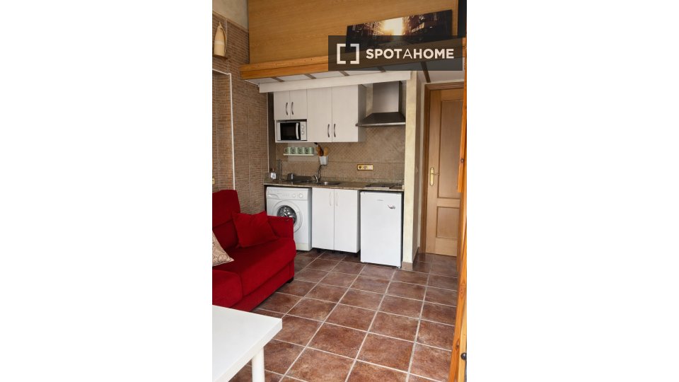 Apartment Alicante, 2 beds, 35m² — photo 2