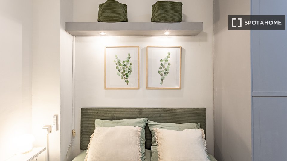 Double room Barcelona, 5 beds, 95m² — photo 37