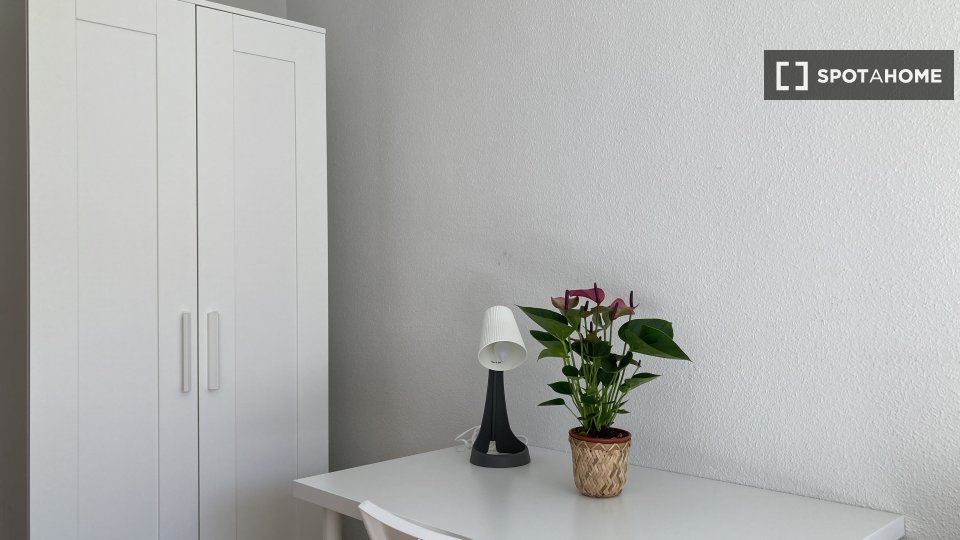 Double room Madrid, 4 beds, 78m² — photo 5
