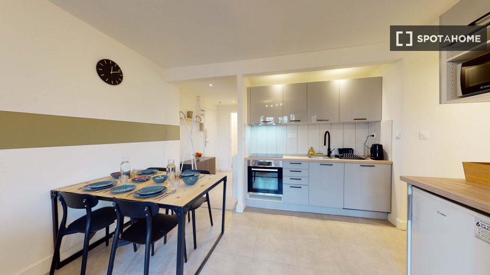 Double room Lille, 12 beds — photo 11