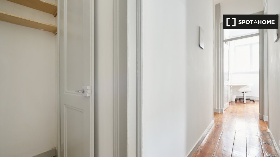 Double room Lisbon, 4 beds — photo 26