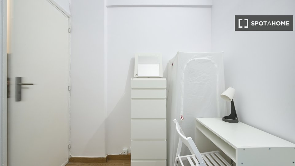 Double room Lisbon, 7 beds — photo 8
