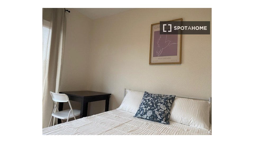 Double room Madrid, 3 beds — photo 6