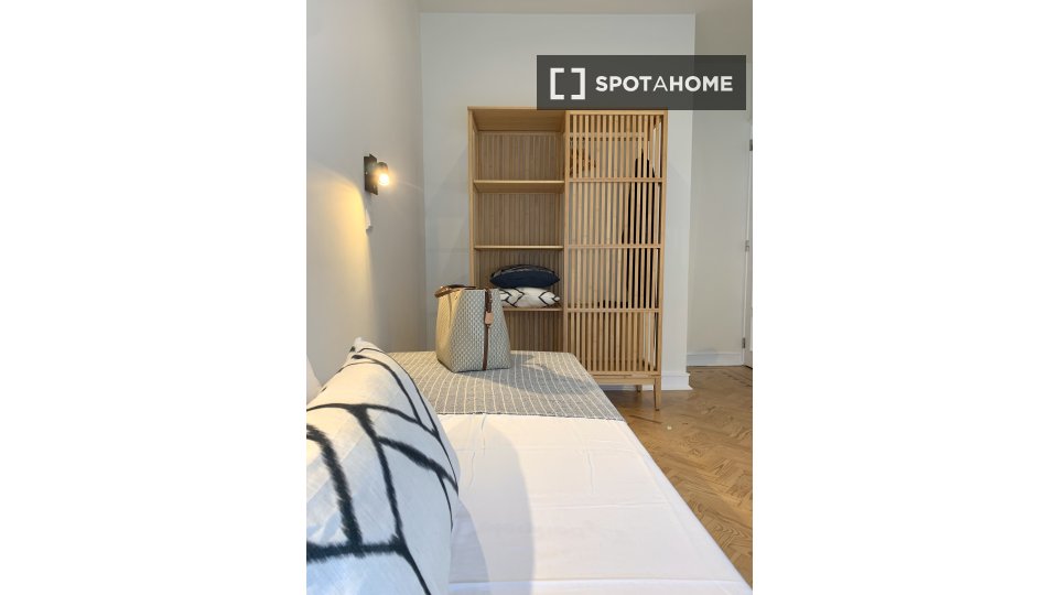 Double room Lisbon, 4 beds, 80m² — photo 2