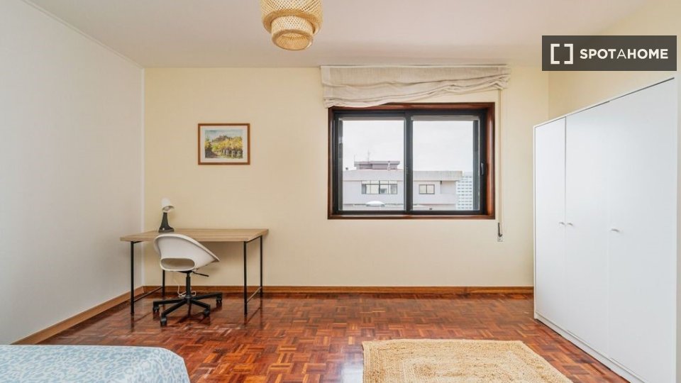 Double room Porto, 5 beds, 180m² — photo 5