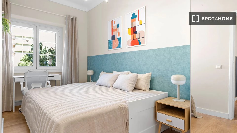 Double room Lisbon, 5 beds — photo 13