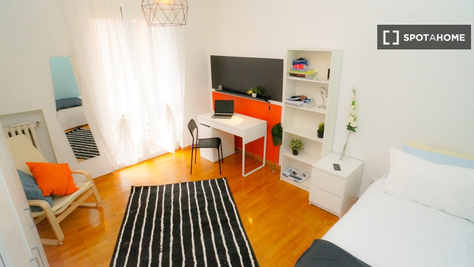 Double room Milan, 4 beds — photo 10