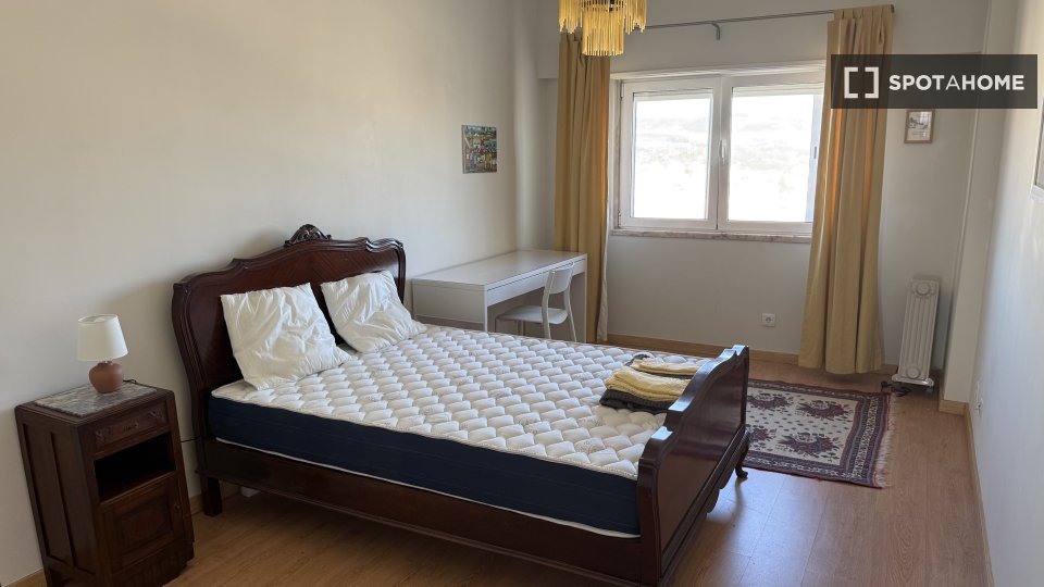 Double room Lisbon, 4 beds — photo 10