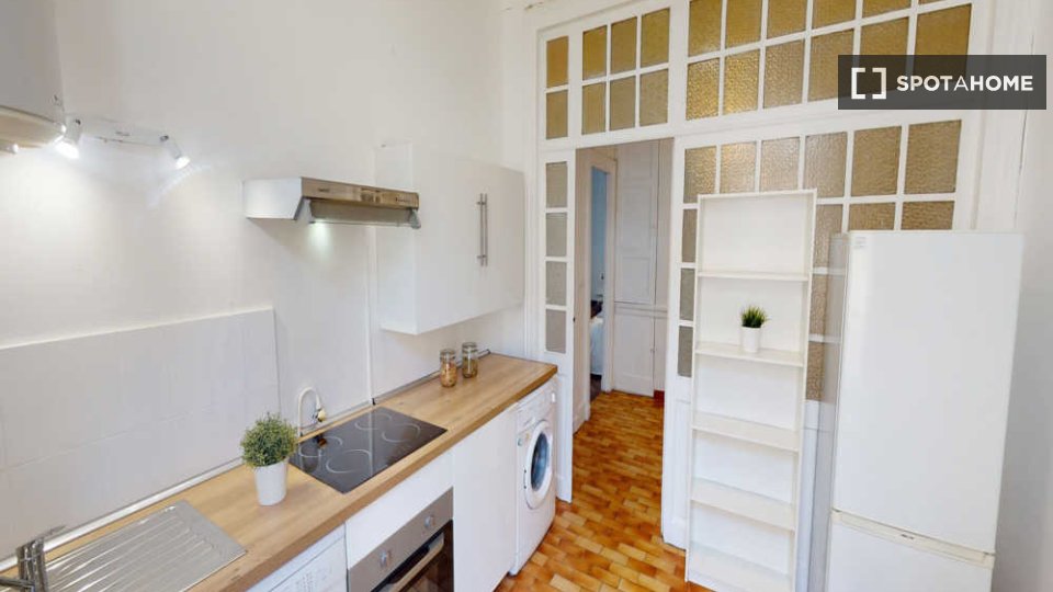 Double room Montpellier, 3 beds, 70m² — photo 10