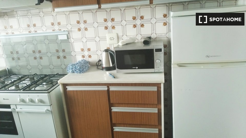 Double room Valencia, 3 beds, 85m² — photo 9