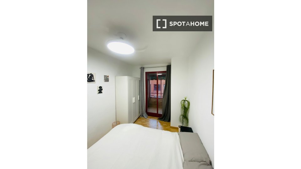Double room Madrid, 5 beds — photo 12