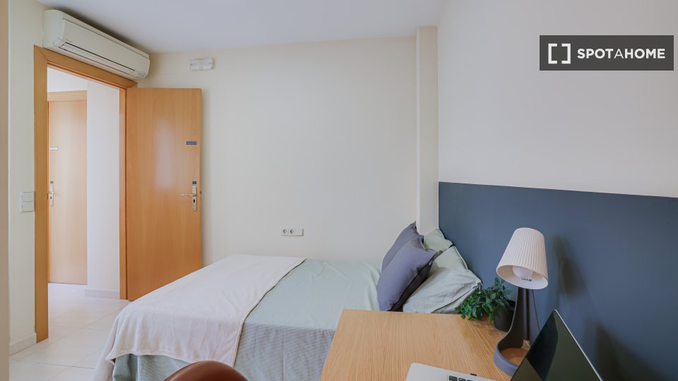 Double room Barcelona, 17 beds, 550m² — photo 14