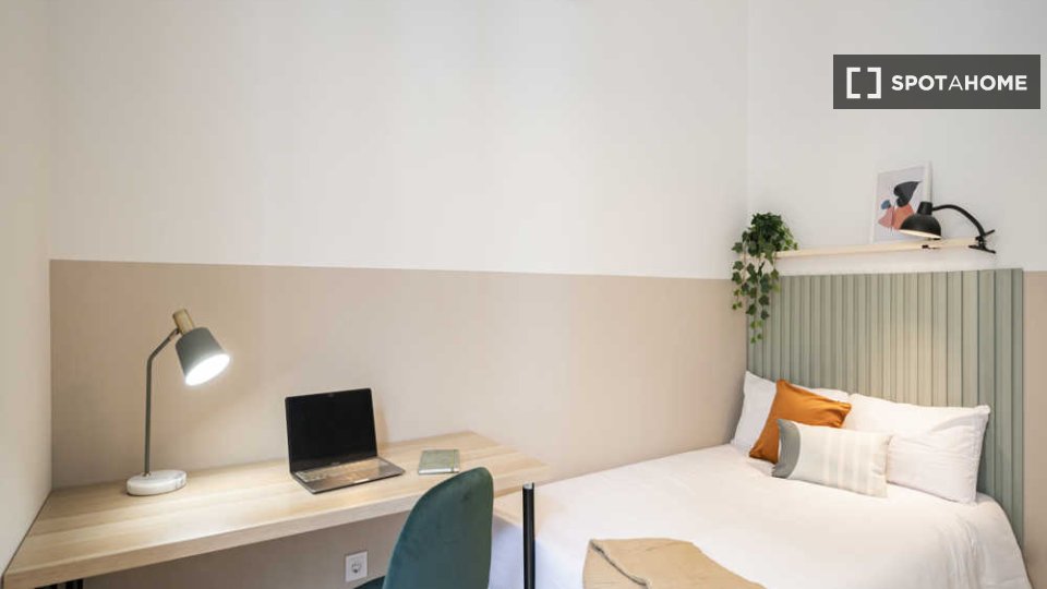 Double room Madrid, 16 beds — photo 73