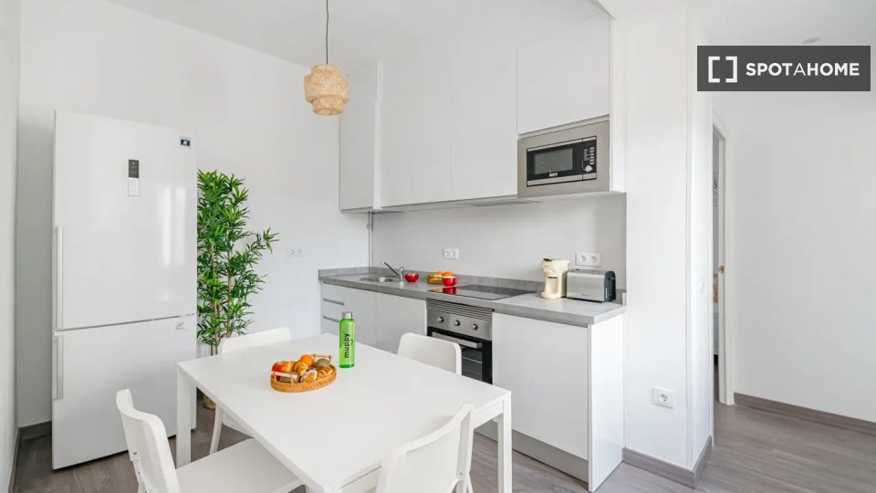 Double room Madrid, 5 beds — photo 18