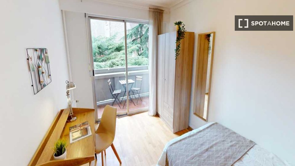 Double room Paris, 5 beds, 110m² — photo 10