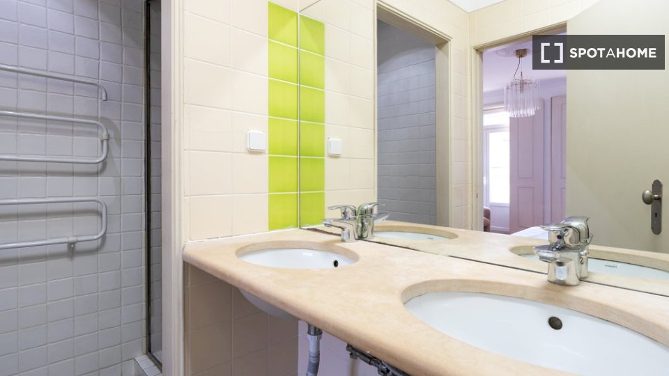 Double room Lisbon, 10 beds — photo 14