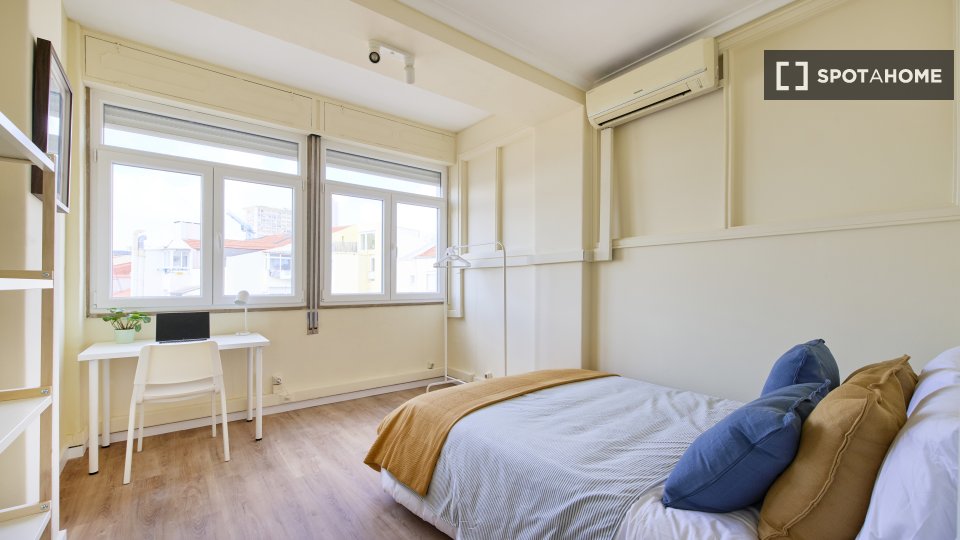 Double room Lisbon, 9 beds, 160m² — photo 18