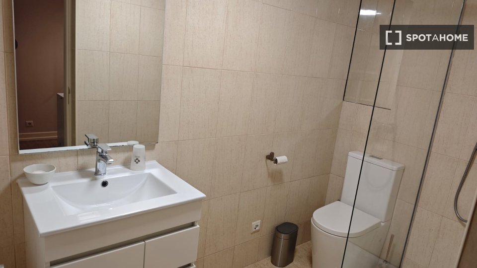 Apartment Porto, 4 beds, 120m² — photo 7