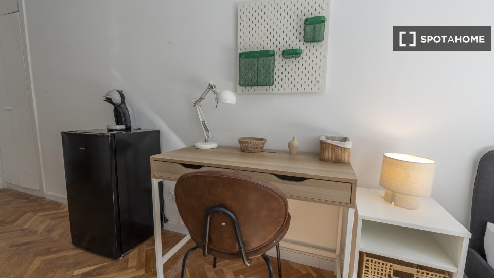 Double room Madrid, 6 beds — photo 48