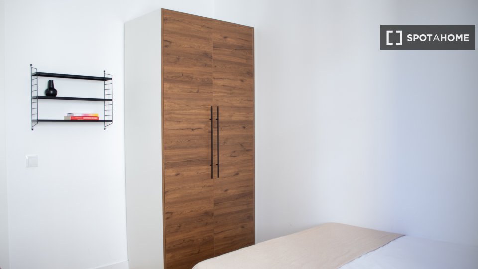 Double room Barcelona, 8 beds — photo 12