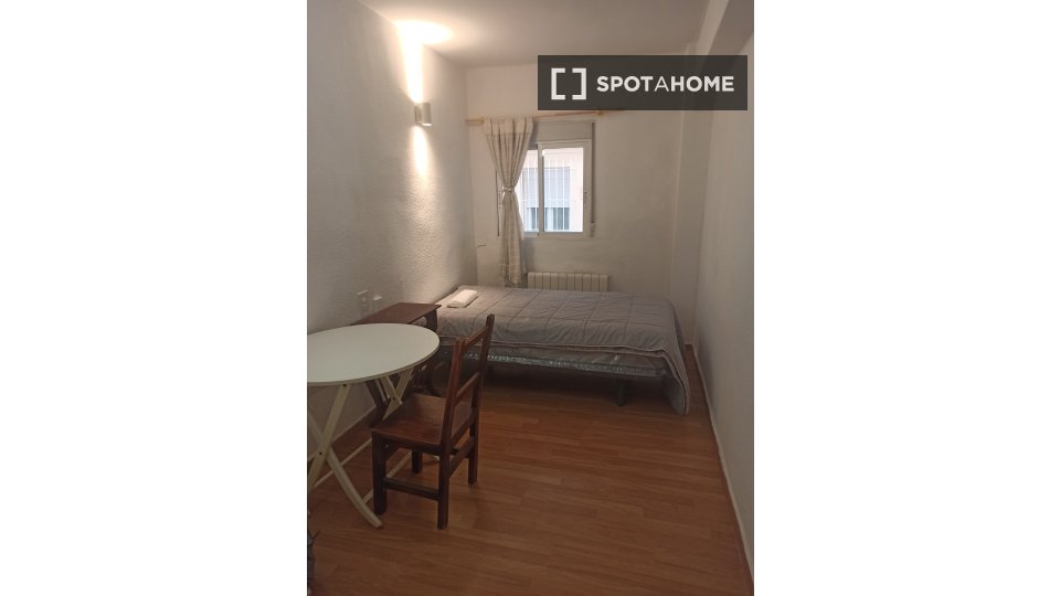 Double room Valencia, 4 beds, 90m² — photo 10