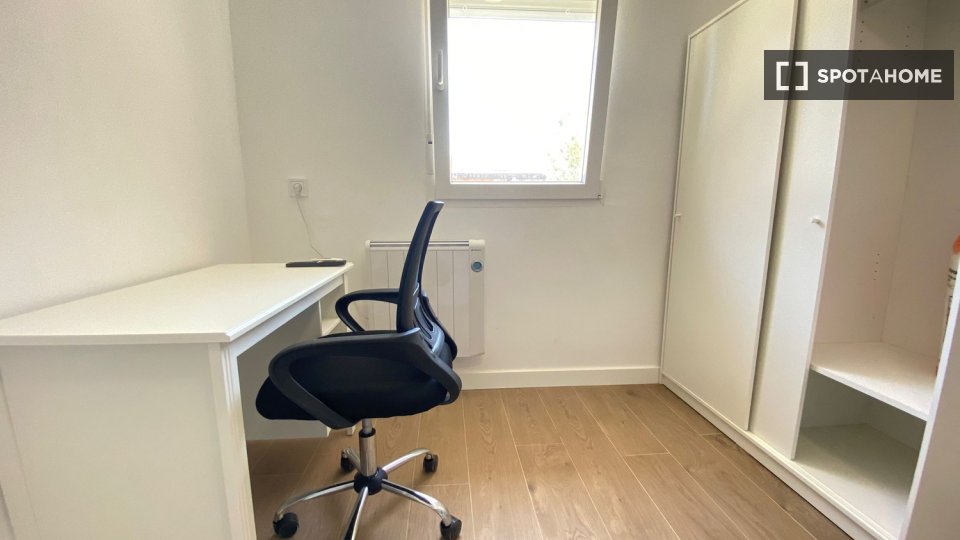 Double room Madrid, 4 beds — photo 10