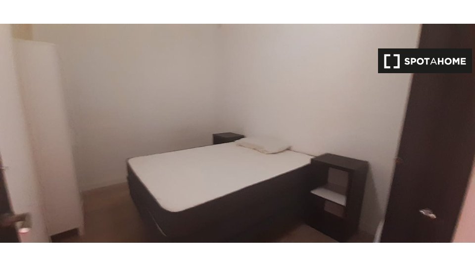 Double room Madrid, 8 beds, 170m² — photo 1