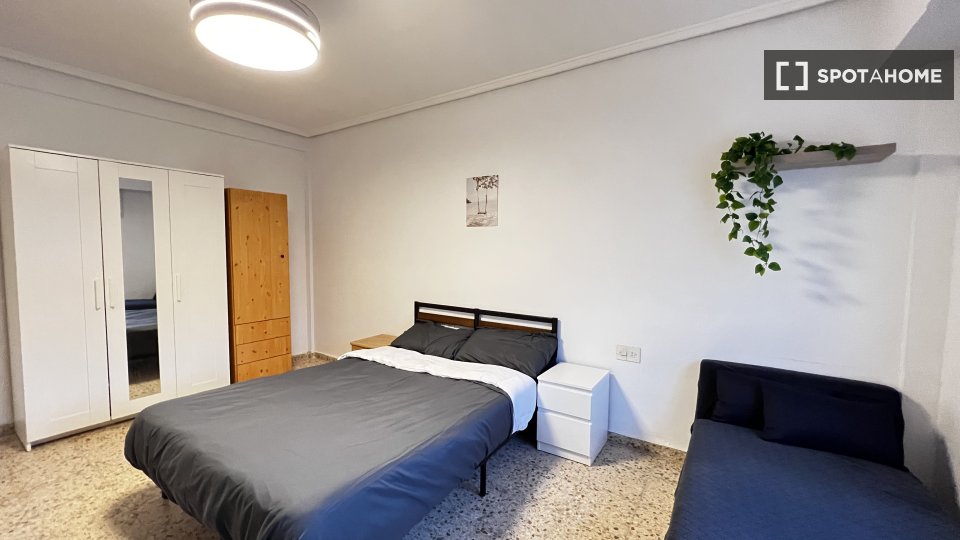 Double room Valencia, 5 beds — photo 1