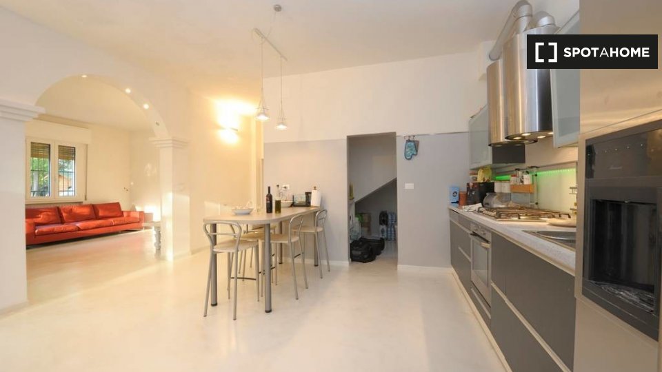 Double room Bologna, 3 beds — photo 4