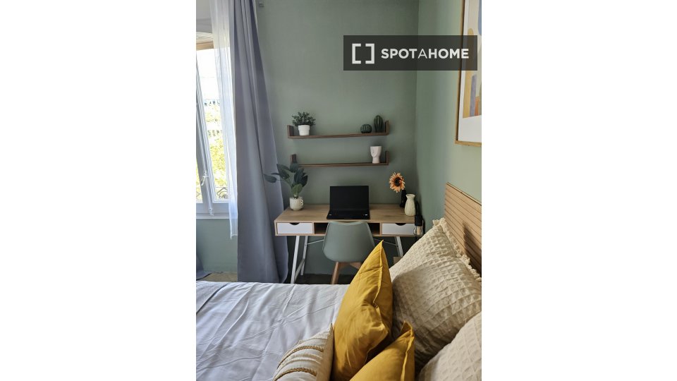 Double room Barcelona, 10 beds, 220m² — photo 10
