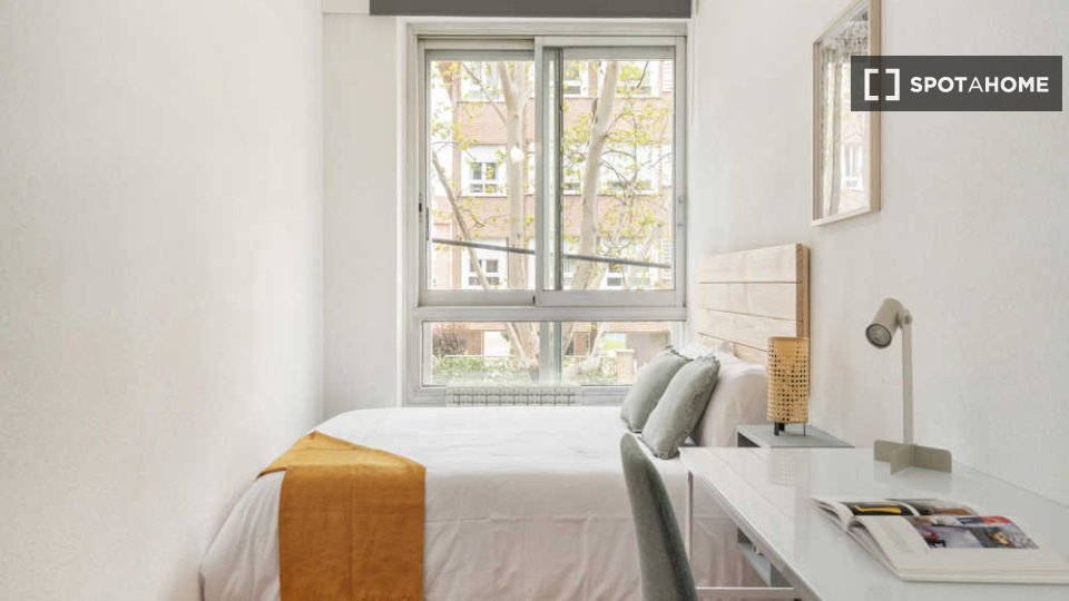 Double room Madrid, 10 beds — photo 26