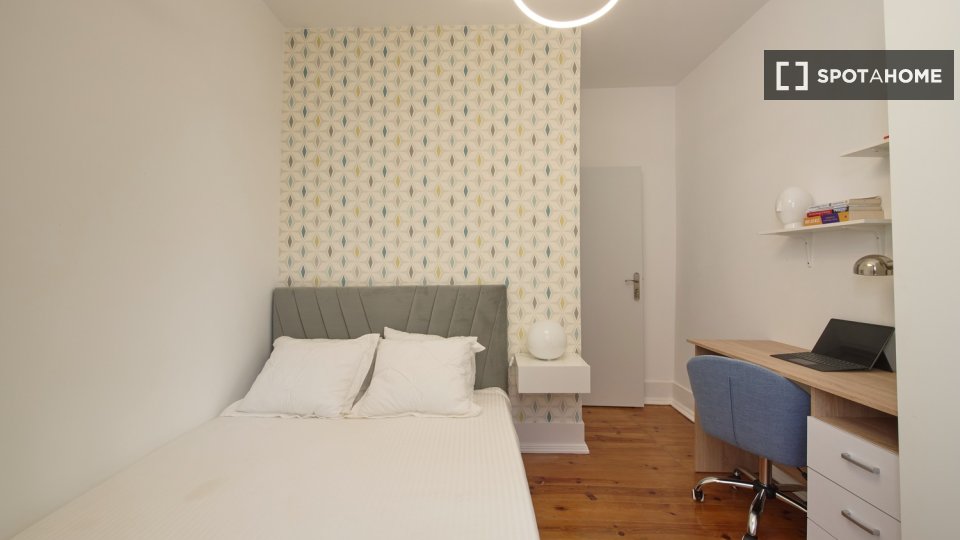 Double room Lisbon, 8 beds — photo 19