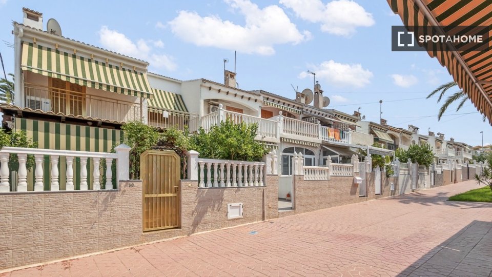 Apartment Alicante, 2 beds, 70m² — photo 5