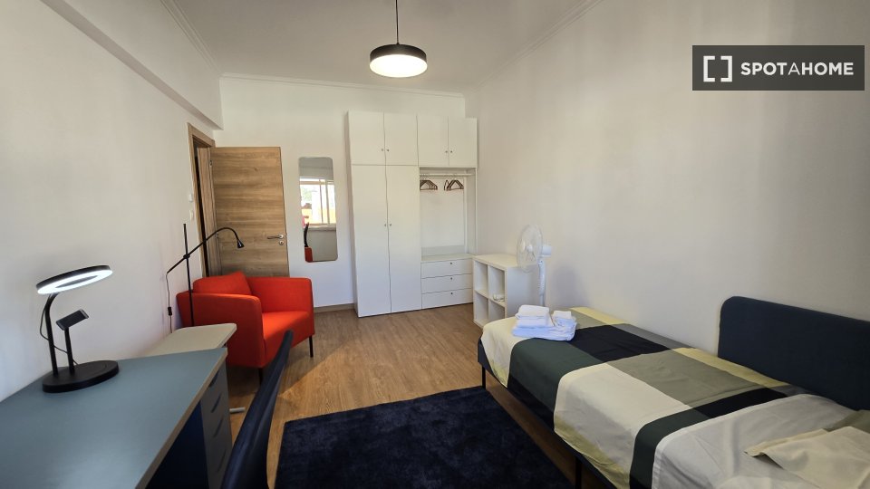 Double room Lisbon, 5 beds, 130m² — photo 11