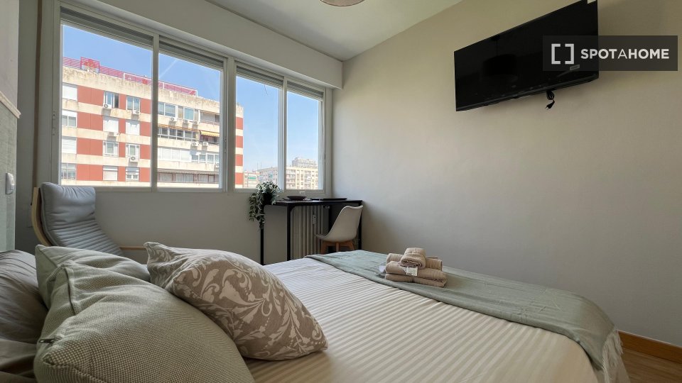 Double room Madrid, 5 beds — photo 5