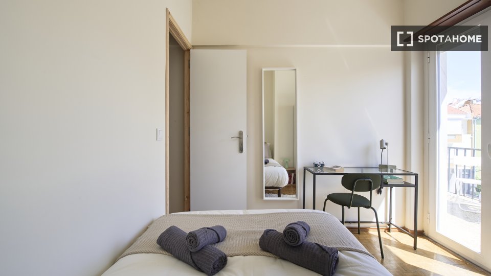 Double room Lisbon, 10 beds — photo 18