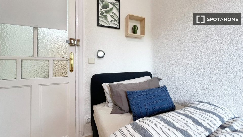 Double room Madrid, 4 beds — photo 16
