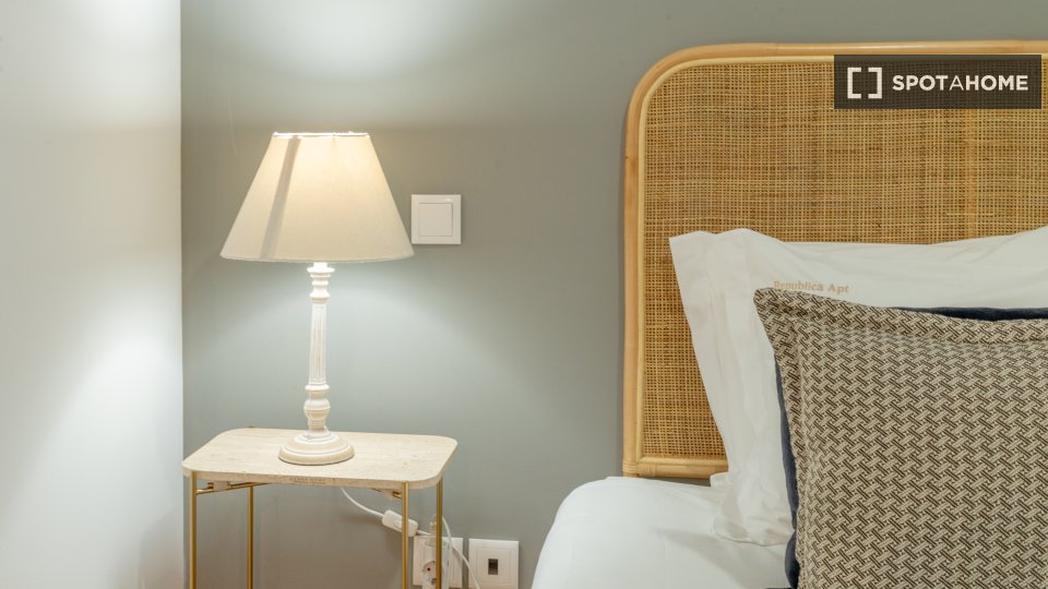 Apartment Porto, 2 beds, 76m² — photo 1