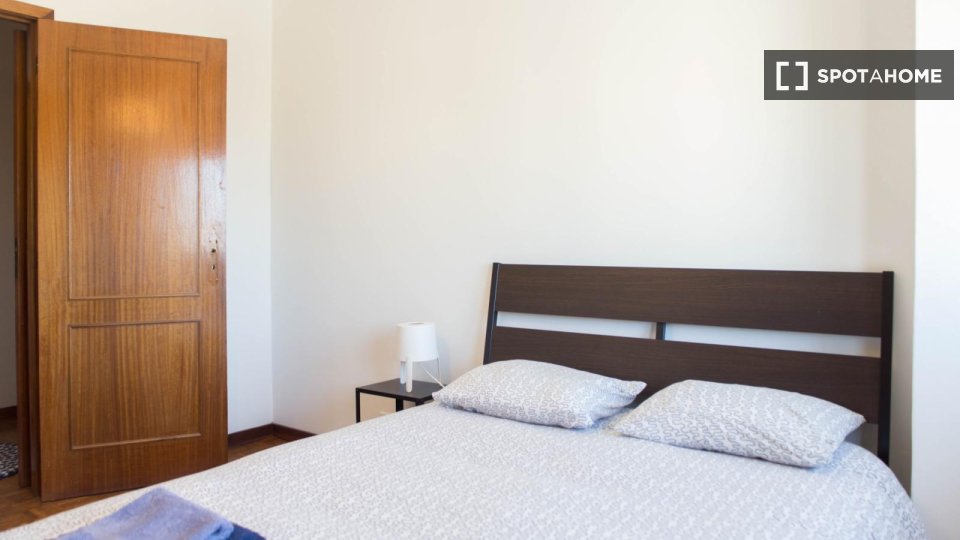 Double room Porto, 5 beds, 100m² — photo 1