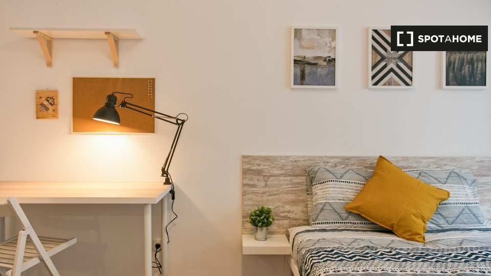 Double room Lisbon, 5 beds — photo 4