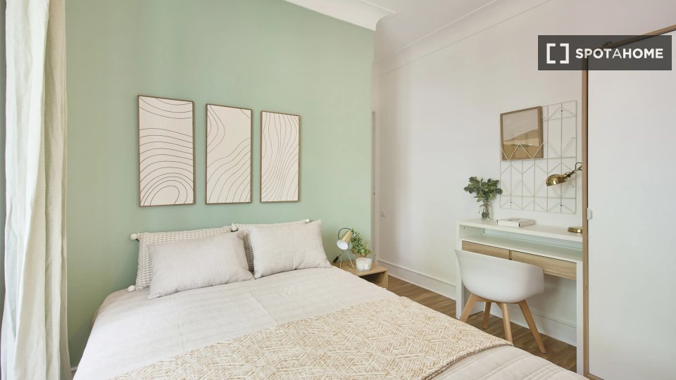 Double room Lisbon, 6 beds — photo 12