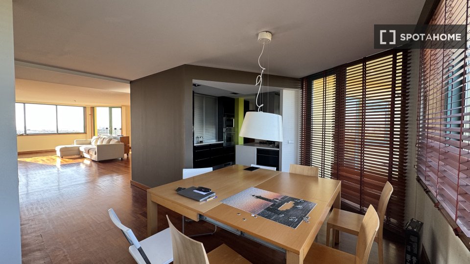 Apartment Porto, 4 beds, 200m² — photo 3