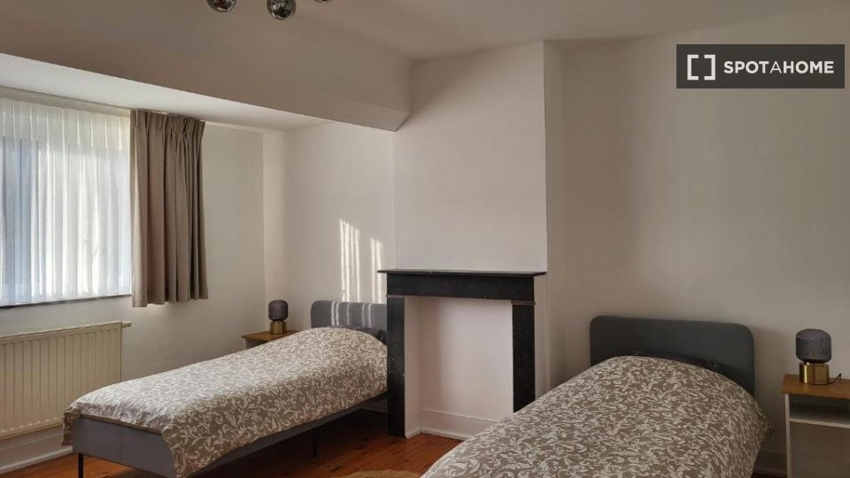 Double room Brussels, 6 beds — photo 4