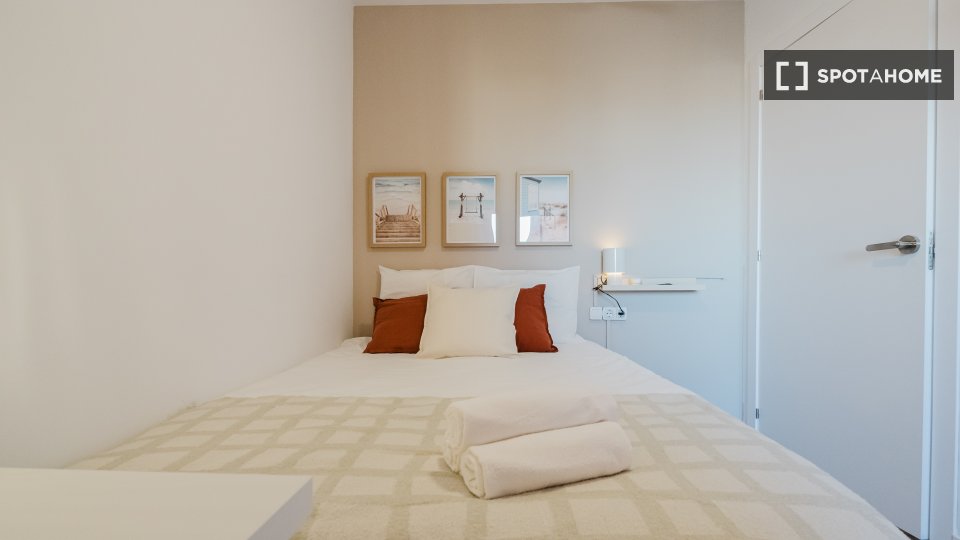 Double room Barcelona, 3 beds, 62m² — photo 14