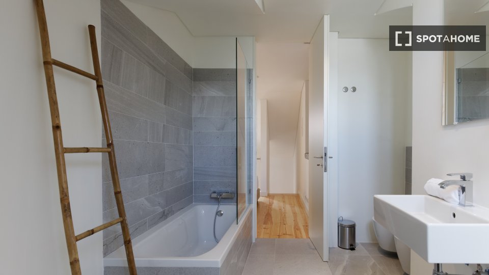 Apartment Lisbon, 2 beds, 80m² — photo 4